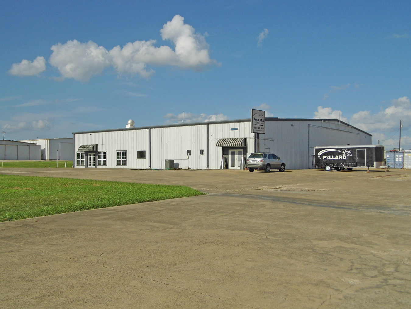 Hangar Home Offices Apartment For Sale NW Regional Airport Aero Valley Airport, Texas; Paved