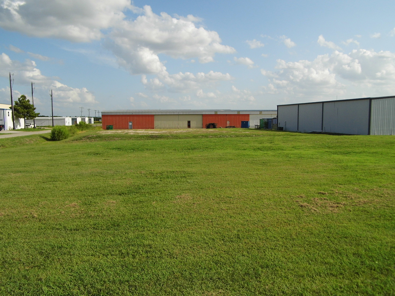 Hangar Home Offices Apartment For Sale NW Regional Airport Aero Valley Airport, Texas; Paved