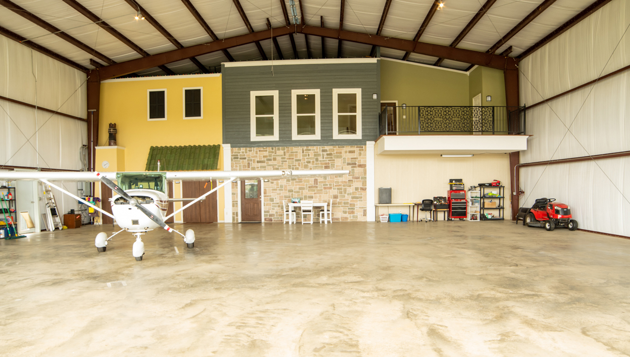 Hangars for SALE or RENT in DALLAS - FREE Ads - HangarTrader