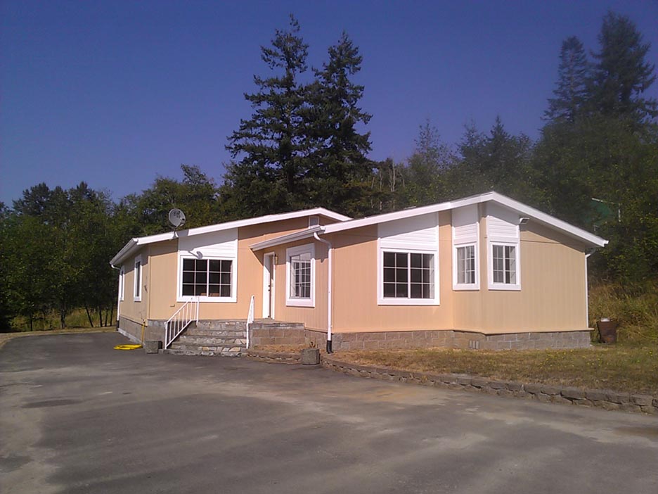 Homes with hangars for sale in Washington (0WA2)